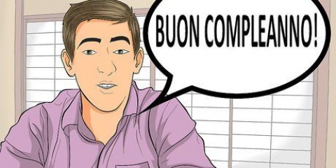 Feliz aniversário para alguém em italiano