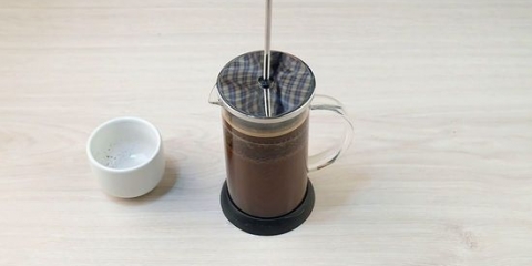 Fazendo café gelado