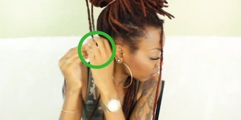 Retorcendo seus dreadlocks