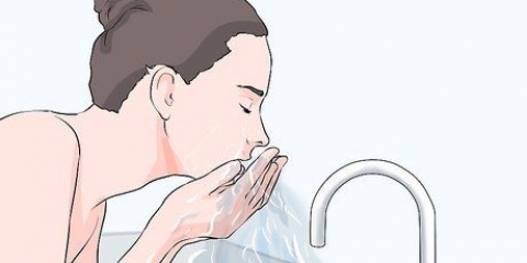 Esfolie, vaporize e trate seu rosto com máscaras faciais