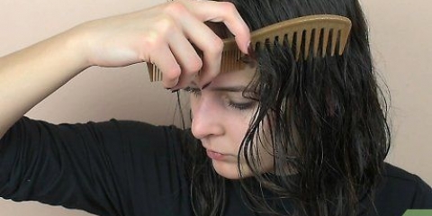 Enrole o cabelo com um secador