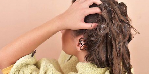 Enrole o cabelo com rolos de espuma