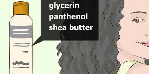 Lave o cabelo com shampoo