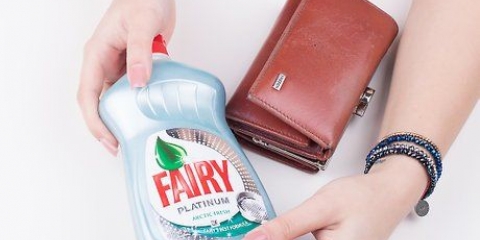 Lave suas roupas com detergente