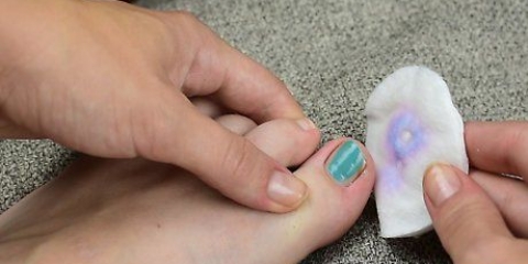 Pinte as unhas dos pés