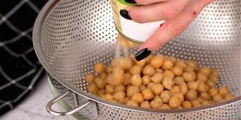 Preparar grão de bico enlatado