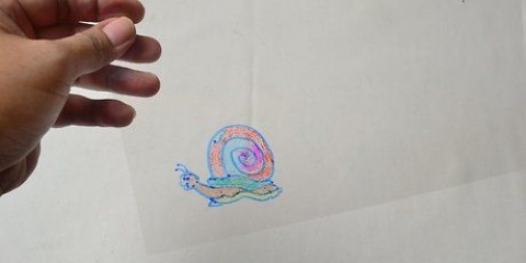 Fazendo artesanato com filme retrátil