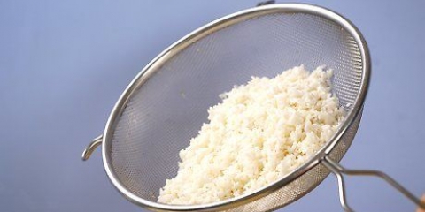 Fazendo arroz de coco