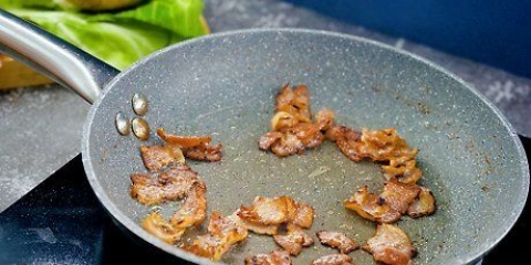 Preparando repolho com batatas