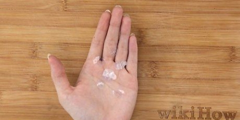 Aplicação de unhas artificiais sem cola