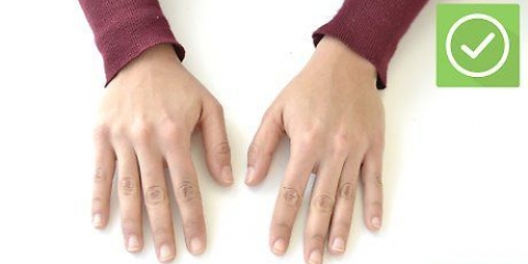 Aplicação de unhas artificiais