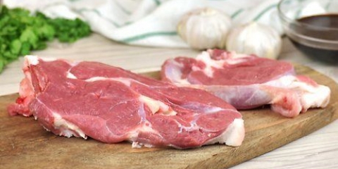 Prepare o bife de cordeiro