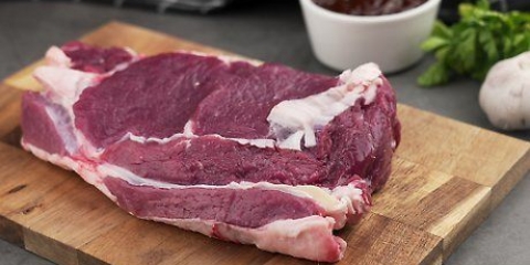 Prepare o bife levemente cozido