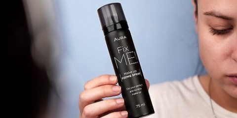 Usando spray fixador de maquiagem