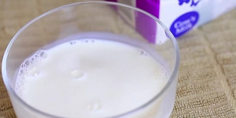 Aquecer leite para uso em receitas