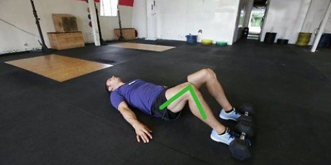 Faça abdominais militares