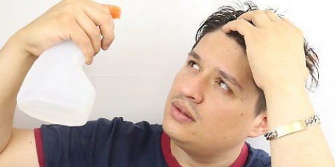 Coloque mousse no cabelo do jeito certo
