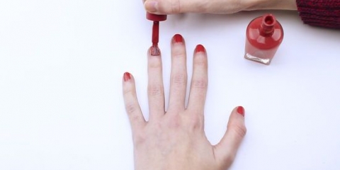 Deixe o esmalte secar rapidamente