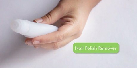Como remover o esmalte das unhas de acrílico sem que elas caiam