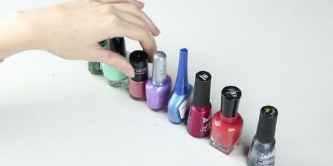 Para pintar as unhas
