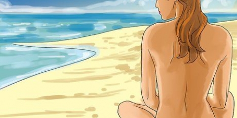 Praticando o nudismo