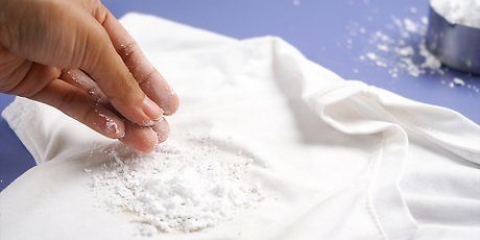 Remova manchas de óleo com bicarbonato de sódio