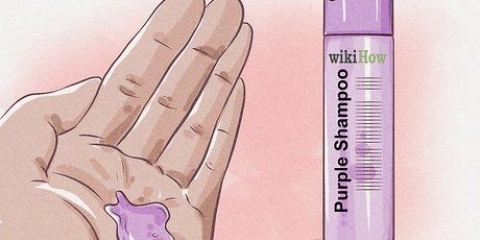 Usando shampoo roxo