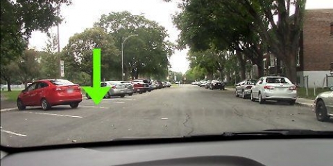 Estacione em uma vaga de estacionamento