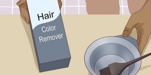 Remova a tintura de cabelo permanente