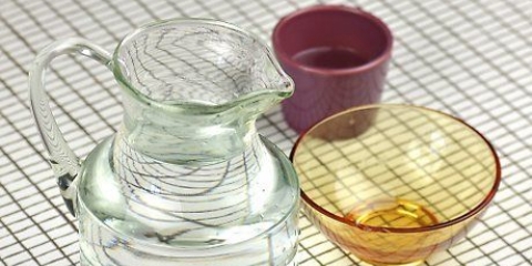 Remova os resíduos de produtos capilares naturalmente