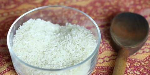 Fazendo farinha de arroz