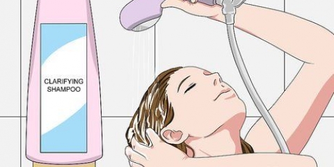 Tirando o toner do cabelo