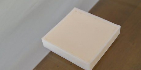 Derreter cera para fazer velas