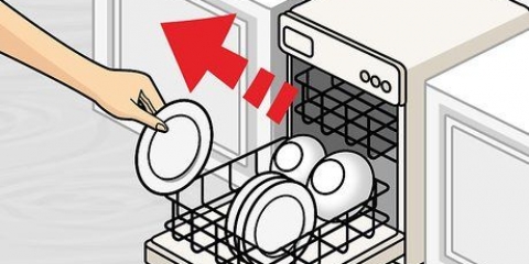 Drenar a água de uma máquina de lavar louça
