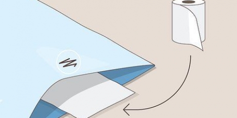 Como tirar marcador à prova d'água da roupa