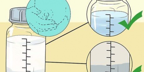 Saiba se o leite materno extraído está estragado