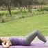 Fazendo exercícios abdominais
