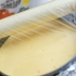 Retire o cheesecake de uma forma de mola