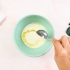 Fazendo creme para clarear a pele