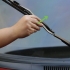 Limpando o para-brisa do seu carro
