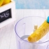 Fazendo um smoothie de banana