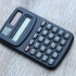 Desligue uma calculadora escolar regular