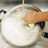 Queimando uma panela de aço inoxidável