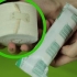 Aplique uma bandagem de suporte no joelho