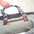 Embalando uma bolsa de praia