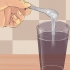 Faça gargarejos com uma solução salina