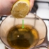 Fazendo xarope para tosse com suco de limão
