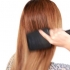 Enrole o cabelo com um alisador