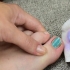 Pinte as unhas dos pés