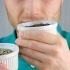 Torrando grãos de café